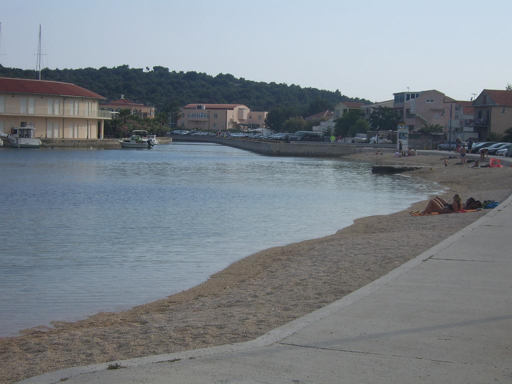 Apartments Villa Erik Рогозница Экстерьер фото