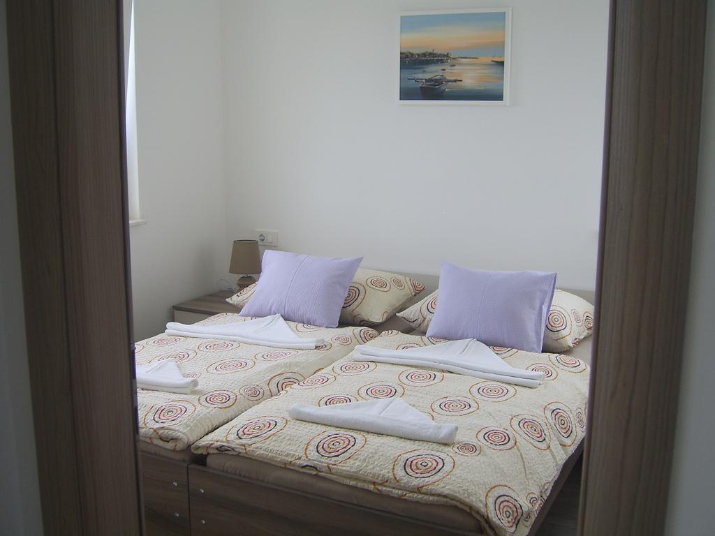 Apartments Villa Erik Рогозница Номер фото